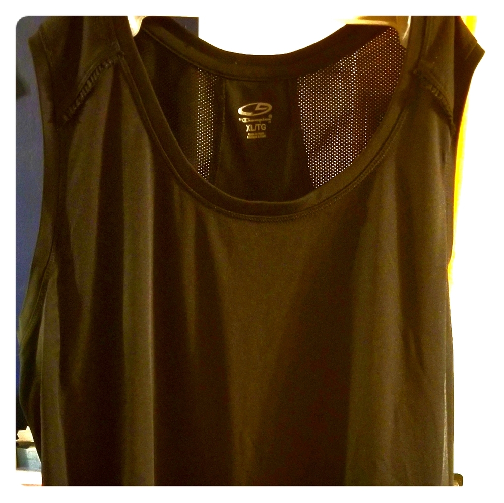 Black women's athletic top Size XL